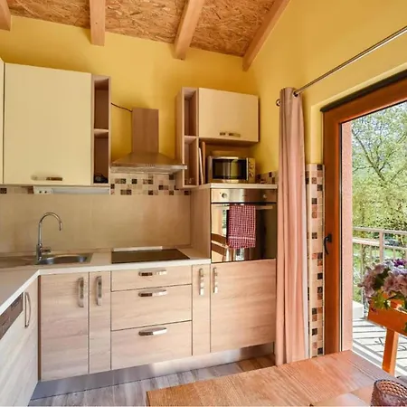Luxurious Home In Maovice With Sauna بيت للعطل *