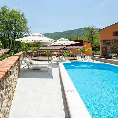 بيت للعطل Luxurious Home In Maovice With Sauna Maovice