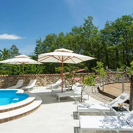 بيت للعطل Luxurious Home In Maovice With Sauna Maovice